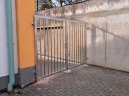 Pozinkovaná brána
